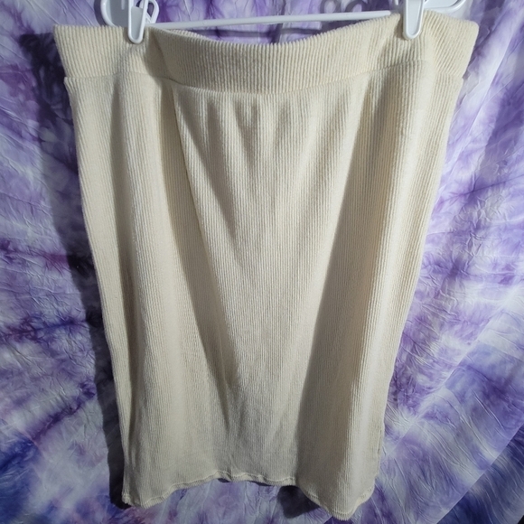 Time And Tru Women’s Midi Length Stretchy Ribbed Pencil Skirt Size XXXL (22) - Picture 4 of 10